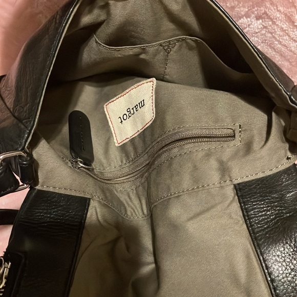 Margot genuine leather crossbody bag - Picture 12 of 17